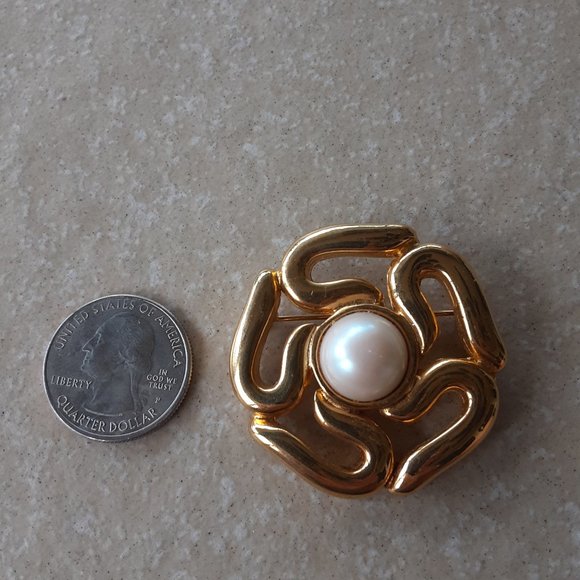 Gold and Pearl Pin - Picture 3 of 4